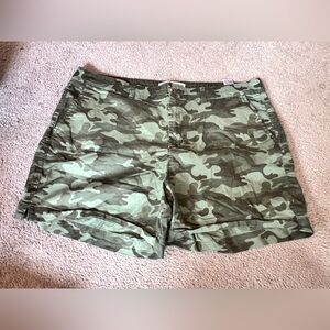 Old Navy Women's Camouflage Cargo Shorts